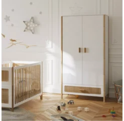 Armoire En Cèdre Et Rotin Océania - Blanc -Magasin De Meubles Pour Enfants armoire enfant oceania theo rotin 2 1264x1234