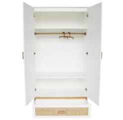 Armoire En Bois Et Cannage Rotin Nami - Blanc -Magasin De Meubles Pour Enfants armoire rotin blanc nami theo 3 1264x1234