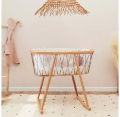 Berceau Kumi Matelas Coco Naturel - Noir/Blanc -Magasin De Meubles Pour Enfants berceau kumi charlie crane noir et blanc 4 1264x1234 1