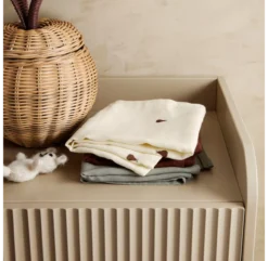 Ferm LIVING Commode Sill - Cachemire -Magasin De Meubles Pour Enfants commode sill ferm living cachemire 3 1264x1234