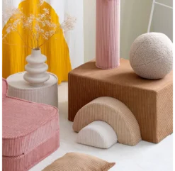 Trio De Poufs Rainbow En Velours Côtelé - Toffee -Magasin De Meubles Pour Enfants ensemble de poufs rainbow toffee wigiwama 4 1264x1234