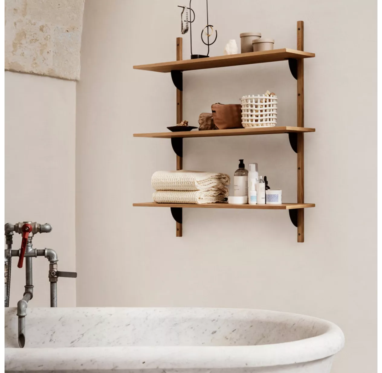 Ferm LIVING Etagère Sector Triple T/W - Chêne/Noir 6 Ferm LIVING Etagère Sector Triple T/W - Chêne/Noir – Image 4