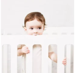 Lit Bébé évolutif Classic - Noyer -Magasin De Meubles Pour Enfants lit bebe evolutif classic noyer oeuf nyc 3 1264x1234