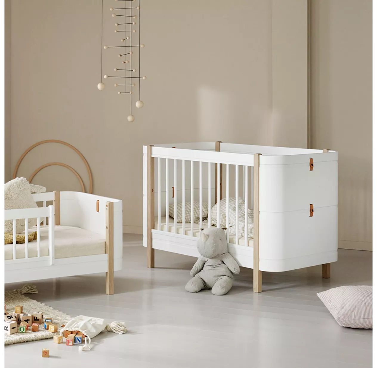 Lit Bébé évolutif Mini+ Wood Sans Kit De Conversion - Blanc 8 Lit Bébé évolutif Mini+ Wood Sans Kit De Conversion - Blanc – Image 6