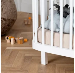 Lit Bébé évolutif Wood - Blanc -Magasin De Meubles Pour Enfants lit bebe evolutif wood original blanc oliver furniture 4 1264x1234