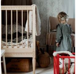 Lit Bébé évolutif Et Son Matelas - Bouleau -Magasin De Meubles Pour Enfants lit bebe gustavienne bois naturel 3 1264x1234