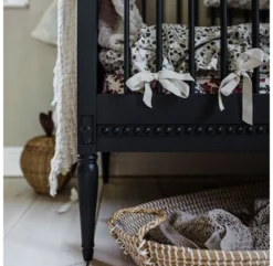 Lit Bébé évolutif Et Son Matelas - Deep Green -Magasin De Meubles Pour Enfants lit bebe gustavienne deep green 3 1264x1234