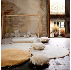 Lorena Canals Pouf Lou - Miel -Magasin De Meubles Pour Enfants pouf lou miel lorena canals 4 1264x1234