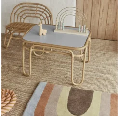 OYOY Table Enfant En Rotin Rainbow -Magasin De Meubles Pour Enfants table enfant en rotin oyoy 4 1264x1234