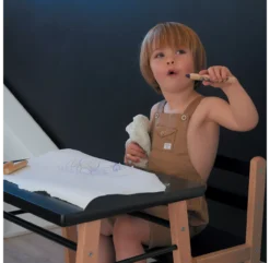 Table Gabriel Et Chaise Enfant Louise - Gris -Magasin De Meubles Pour Enfants table gabriel chaise louise combelle hetre gris combelle 3a 1264x1234